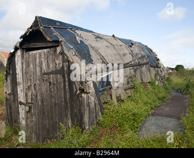 Ein altes Boot umgedrehten und als ein Speicher-Hütte auf der Heiligen Insel Lindisfarne Stockfoto