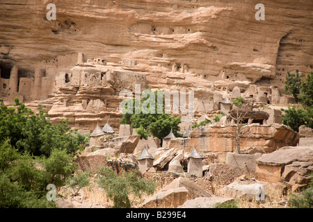 Mali Dogan Land Bandiagara Escarpment Felsenhöhle Bestattungen Stockfoto