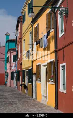 Bunte Häuser Venedig Italien Datum 13 04 2008 Ref ZB636 112652 0002 obligatorische CREDIT Welt Bilder Photoshot Stockfoto