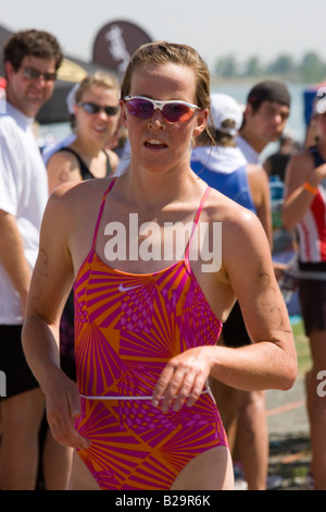 Jasmine Oeinck läuft schwer am Boulder Peak Triathlon Stockfoto