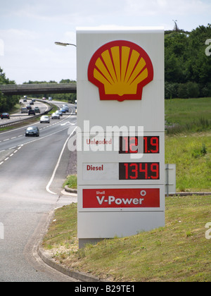 Shell-Tankstelle in Sutton Scotney Dienstleistungen in der Nähe von Winchester, Hampshire UK Stockfoto