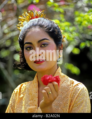 Formales Kleid Bali Indonesien Datum 28 03 2008 Ref WP B548 111653 0017 obligatorische CREDIT Welt Bilder Photoshot Stockfoto