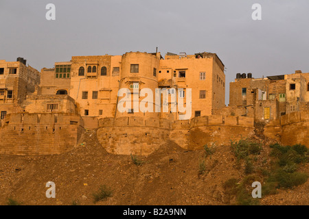 Die Außenwand des JAISALMER FORT gebaut im Jahr 1156 auf Trikuta Hügel aus Sandstein RAJASTHAN Indien Stockfoto