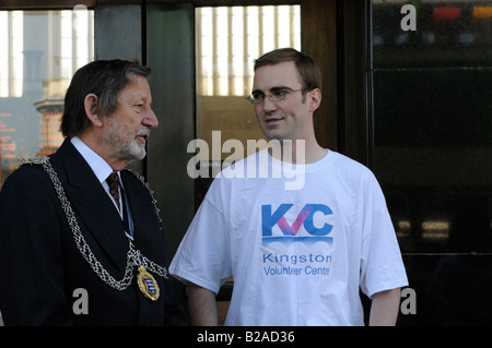 Bürgermeister von Surbiton auf freiwillige Veranstaltung in Surbiton London UK Stockfoto