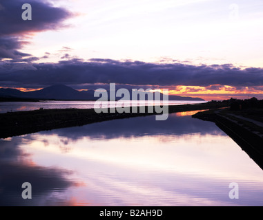 Abend-Reflexionen auf einem alten Schiff Kanal über noch Watereuropes westlichsten Ship Canal Schönheit in der Natur, Stockfoto