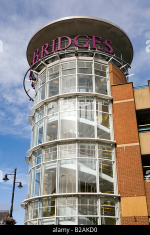 UK-Tyne und tragen Sunderland Holmeside Brücken Einkaufszentrum Turm Stockfoto