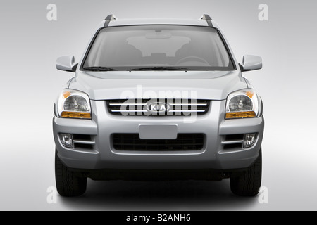 2008 Kia Sportage EX V6 in Silber - Low/Wide Front Stockfoto