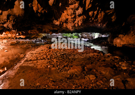 Tham Lod Noi Höhle in Chaloem Rattanakosin National Park, Thailand Stockfoto