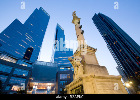 Columbus Circle Time Warner Center Trump Hotel auf der rechten Seite, upper West Side New York City Stockfoto