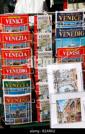 Venedig touristischen Reiseführern auf Verkauf in Venedig. Stockfoto