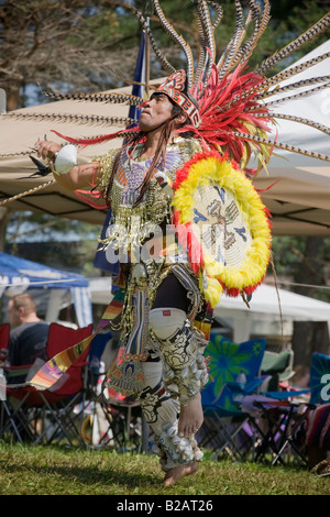 Aztekische Tänzer beim Indianerfest im Fonda New York State Stockfoto