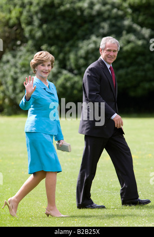 Präsident George w. Bush und seiner Frau First Lady Laura Bush in England, United Kingdom Stockfoto