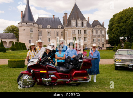 Honda Gold Wing Motorrad mit einer Gruppe von Enthusiasten bei der American Car Show im Park von Schloss Azay-le-Ferron, Indre, Frankreich. Stockfoto