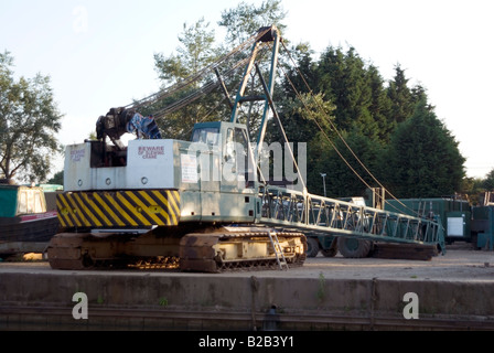 Kran Unfall am 23. Juli 2008 am Willowbridge Marina Stoke Straße Bletchley Milton Keynes MK2 3JZ auf der Grand Union Canal die Stockfoto