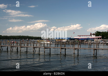 Docks auf Lake Okoboji Stockfoto