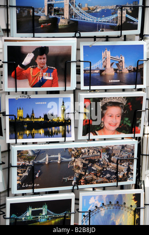 Postkarten zum Verkauf, London, UK Stockfoto