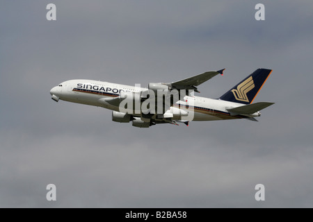 Singapore Airlines Airbus A380-800 bei der Abreise Stockfoto