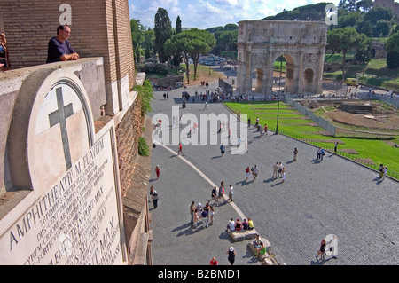 Land Italien Decin Rom Blick vom Kolosseum über Bogen von Constantine Stockfoto