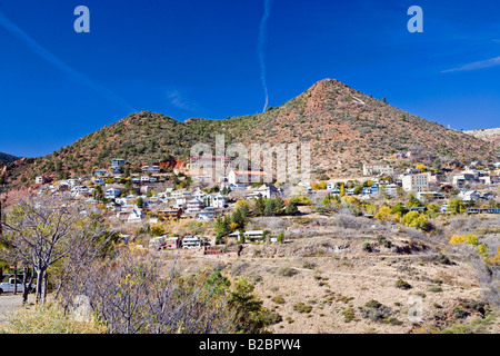 USA Arizona Jerome Former Kupferbergbau Stadt jetzt nur leicht gefüllt und vor allem eine Künstlerkolonie Stockfoto