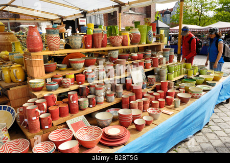 Bunte Keramik, Auer Dult, traditioneller Markt in München, Bayern, Deutschland, Europa Stockfoto