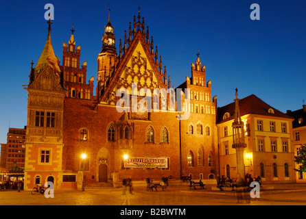 Historische Rathaus auf dem Marktplatz Rynek Wroclaw/Breslau, Schlesien, Polen Europas Stockfoto