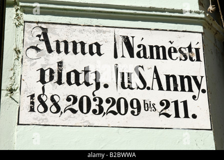 Historisches Straßenschild, Deutsch und Tschechisch, Prag, UNESCO-Weltkulturerbe, Tschechische Republik, Europa Stockfoto