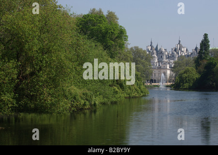 Blick Richtung Whitehall, St. James Park, England, Grossbritannien, Europa Stockfoto