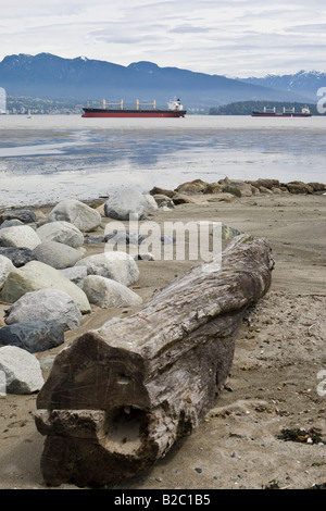 Jericho Beach Park, Öltanker, Verankerung, Skyline von Vancouver in den Rücken, Britisch-Kolumbien, Kanada, Nordamerika Stockfoto