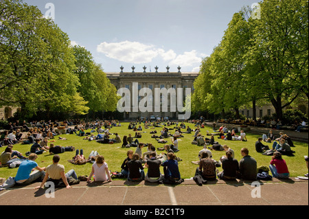 Studenten auf dem Campus der Humboldt-Universität zu Berlin, Deutschland, Europa Stockfoto