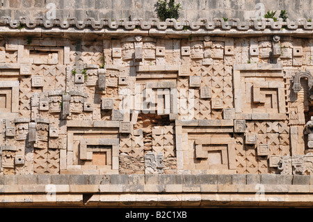 Detail, der Gouverneurspalast, Maya-Ausgrabungsstätte, Uxmal, Yucatan, Mexiko, Mittelamerika Stockfoto