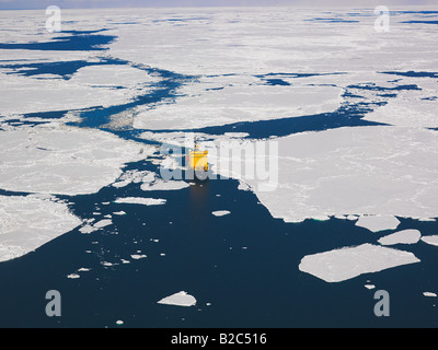 Kapitän Khlebevnikov Eisbrecher im Rossmeer Packeis, anzeigen aus einem Hubschrauber, Antarktis Stockfoto