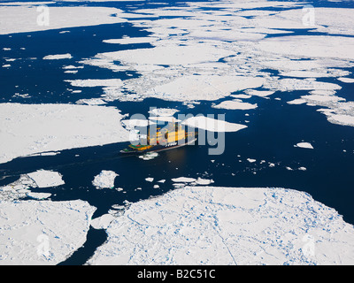 Kapitän Khlebevnikov Eisbrecher im Rossmeer Packeis, anzeigen aus einem Hubschrauber, Antarktis Stockfoto