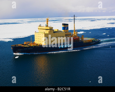 Kapitän Khlebevnikov Eisbrecher im Rossmeer Packeis, anzeigen aus einem Hubschrauber, Antarktis Stockfoto