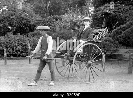 Ein chinesisches zieht ein Mann, ein historisches Foto, ca. 1910, China, Asien Stockfoto