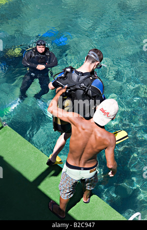 Sprung ins Wasser Icmeler Marmaris Mugla Türkei mit Tauchausrüstung Taucher Stockfoto