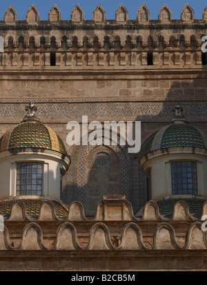 Kathedrale Detail, Kuppeln und Fliesen Stockfoto