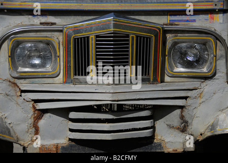 Vorderseite der Jeepney in Bontoc, North Luzon, Philippinen, Südostasien Stockfoto