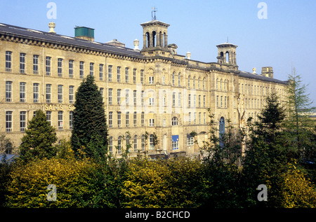 Saltaire Yorkshire die Mühle gebaut von Sir Titus Salt 1853 viktorianischen Modell Fabrik Industriezeitalter des 19. Jahrhunderts englische Geschichte Stockfoto