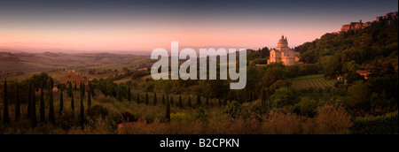 Panorama der Kirche Madonna Di San Biagio in den sanften Hügeln der Toskana in der Nähe von Montepulciano in Italien Stockfoto