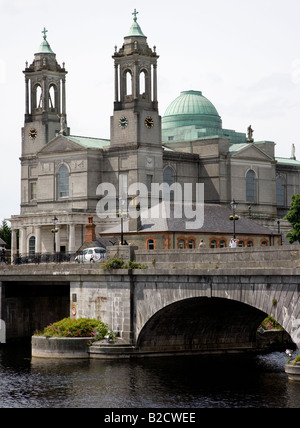 Blick auf St. Peter und Paul Kathedrale in Athlone, Grafschaft Westmeath, Irland Stockfoto