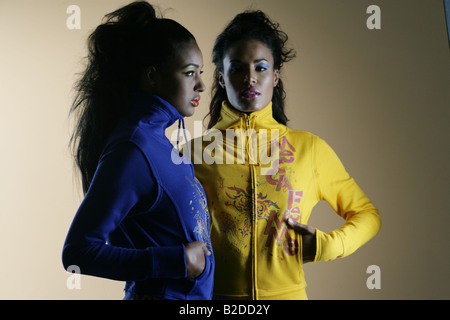 Young African American Frauen posieren, Studioaufnahme. Stockfoto