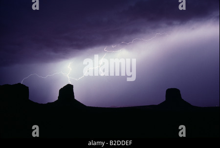 Monument Valley Storm Blitzeinschlag Navajo Nation UTAH Gewitter Stockfoto
