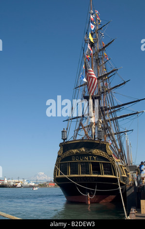 Groß Segel Schiff Bounty Beginn Bay Tacoma Mt. Rainier Pazifik Puget Sound Stockfoto