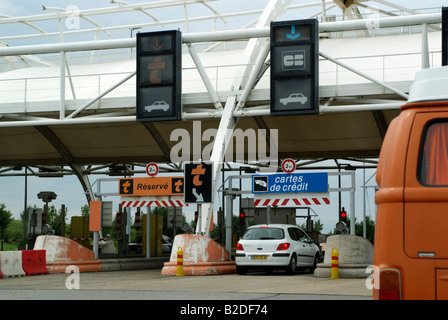 Französische Autobahn Mautstelle auf der A16 Autobahn Frankreich-Nordeuropa Stockfoto