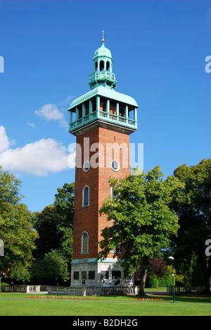 Glockenspiel-Kriegerdenkmal, Queens Park, Loughborough, Leicestershire, England, Vereinigtes Königreich Stockfoto