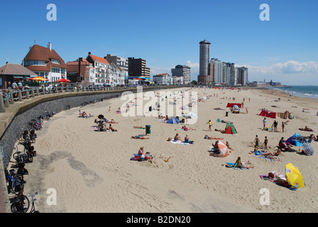 Blick vom Nollehoofd und Strand in Richtung Boulevard Evertsen Vlissingen Niederlande Stockfoto