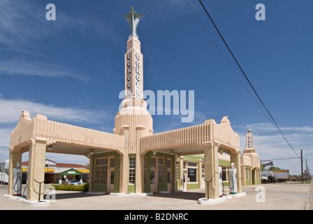 Texas historische alte Route 66 Shamrock Tower Building U Drop Inn Tankstelle Café gebaut 1936 im Art Deco Stil Stockfoto