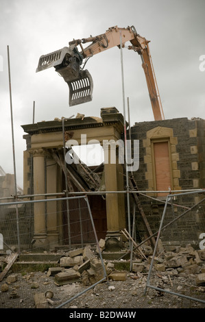 Abriss des Tabernacle Kapelle Aberystwyth Grade II Gebäude aus dem Jahr 1879 nach es aufgeführten Juli 2008 brannte Stockfoto