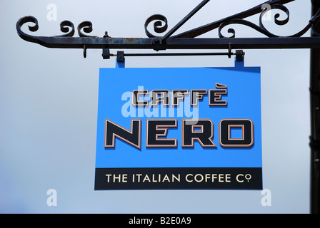 Caffe Nero Zeichen, Henley Street, Stratford in Warwickshire, England, Vereinigtes Königreich Stockfoto