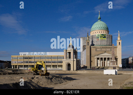 Fachhochschule, Fortuna Portal und Nikolaikirche, Alter Markt, Potsdam, Deutschland Stockfoto